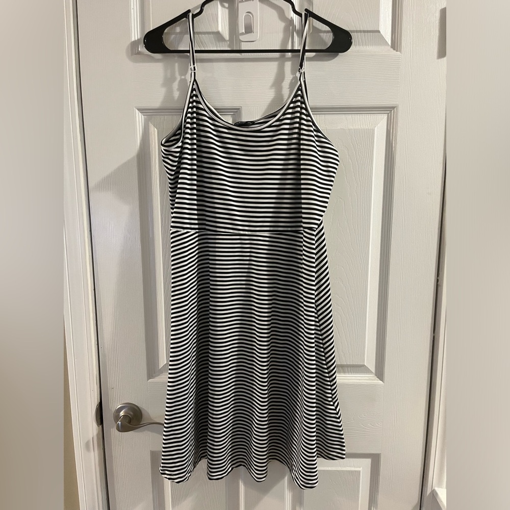 SHEIN curve 2XL adjustable strap black and white strapped mini dress